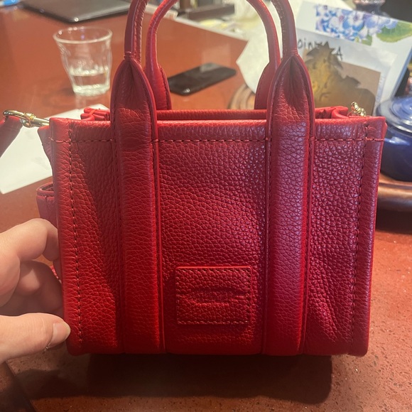 Marc Jacobs mini tote bag in the color of the season - Picture 3 of 8